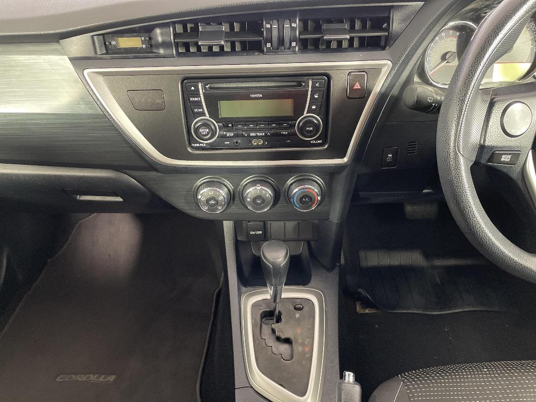 Photo '18' of Toyota Corolla