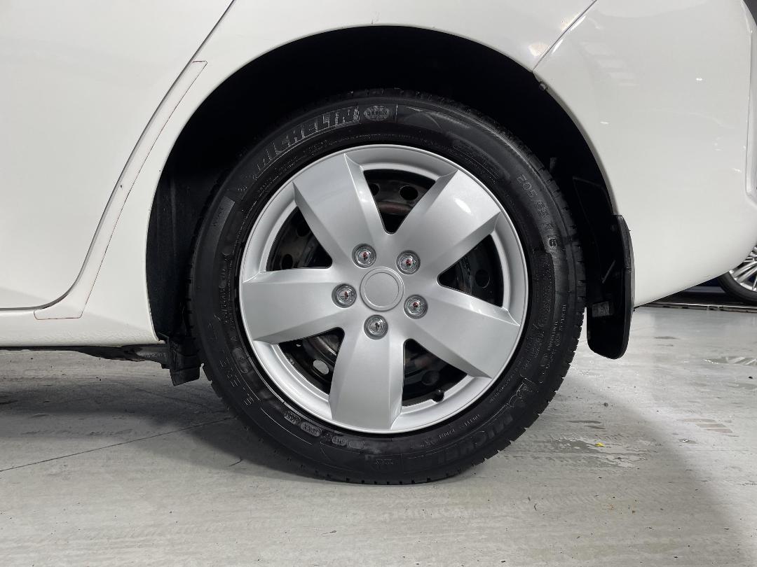 Photo '11' of Toyota Corolla