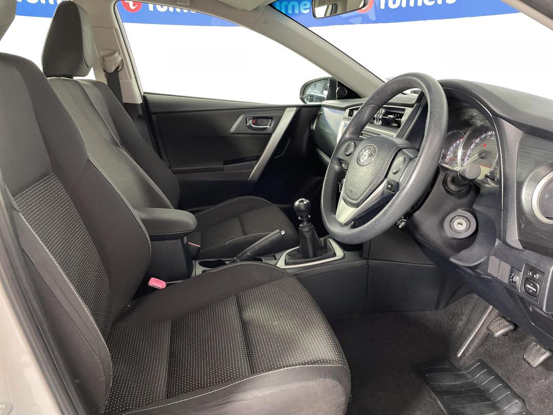 Photo '16' of Toyota Corolla