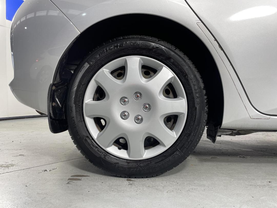 Photo '12' of Toyota Corolla