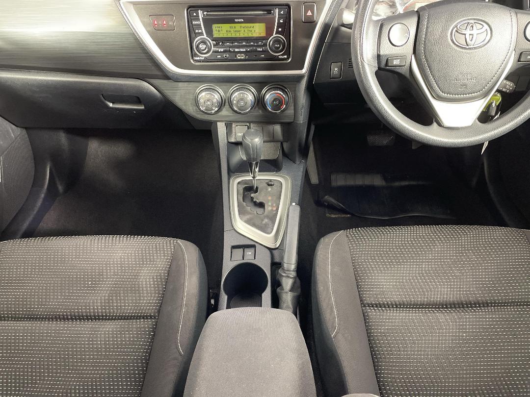 Photo '18' of Toyota Corolla