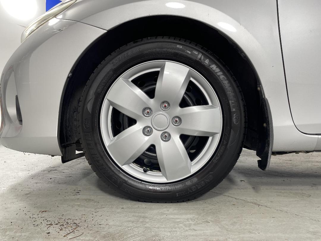 Photo '10' of Toyota Corolla