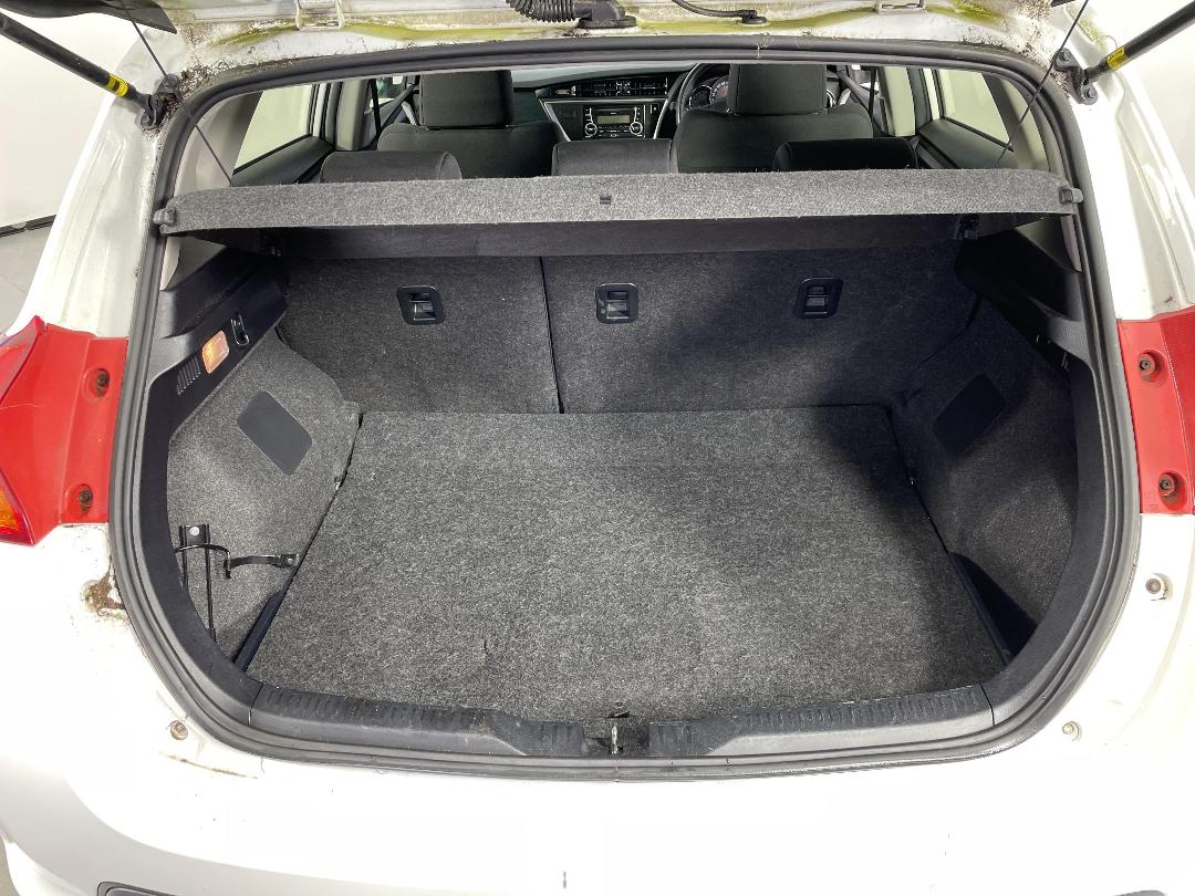 Photo '14' of Toyota Corolla