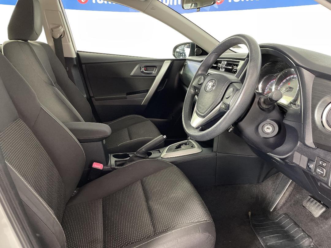 Photo '16' of Toyota Corolla Photo '16' of Toyota Corolla