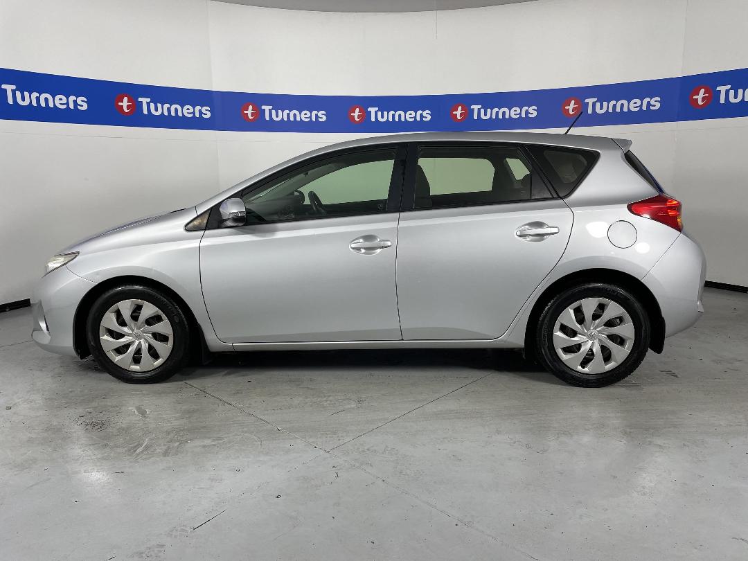 Photo '24' of Toyota Corolla Photo '24' of Toyota Corolla