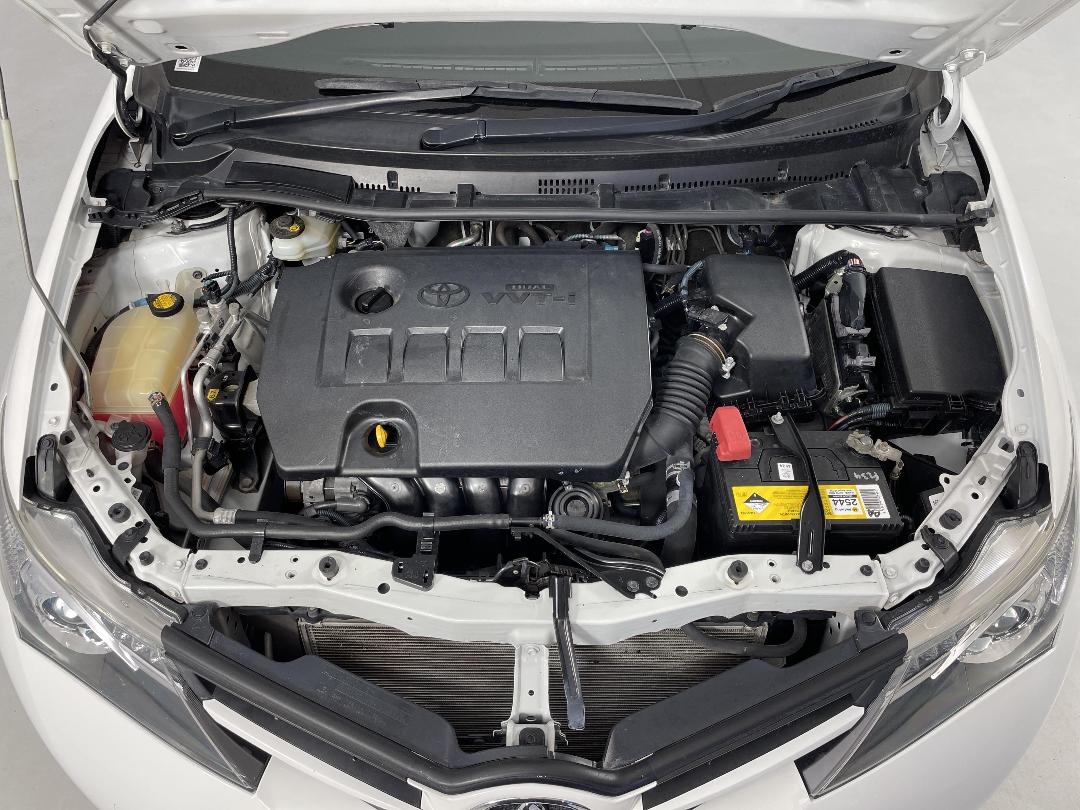 Photo '13' of Toyota Corolla