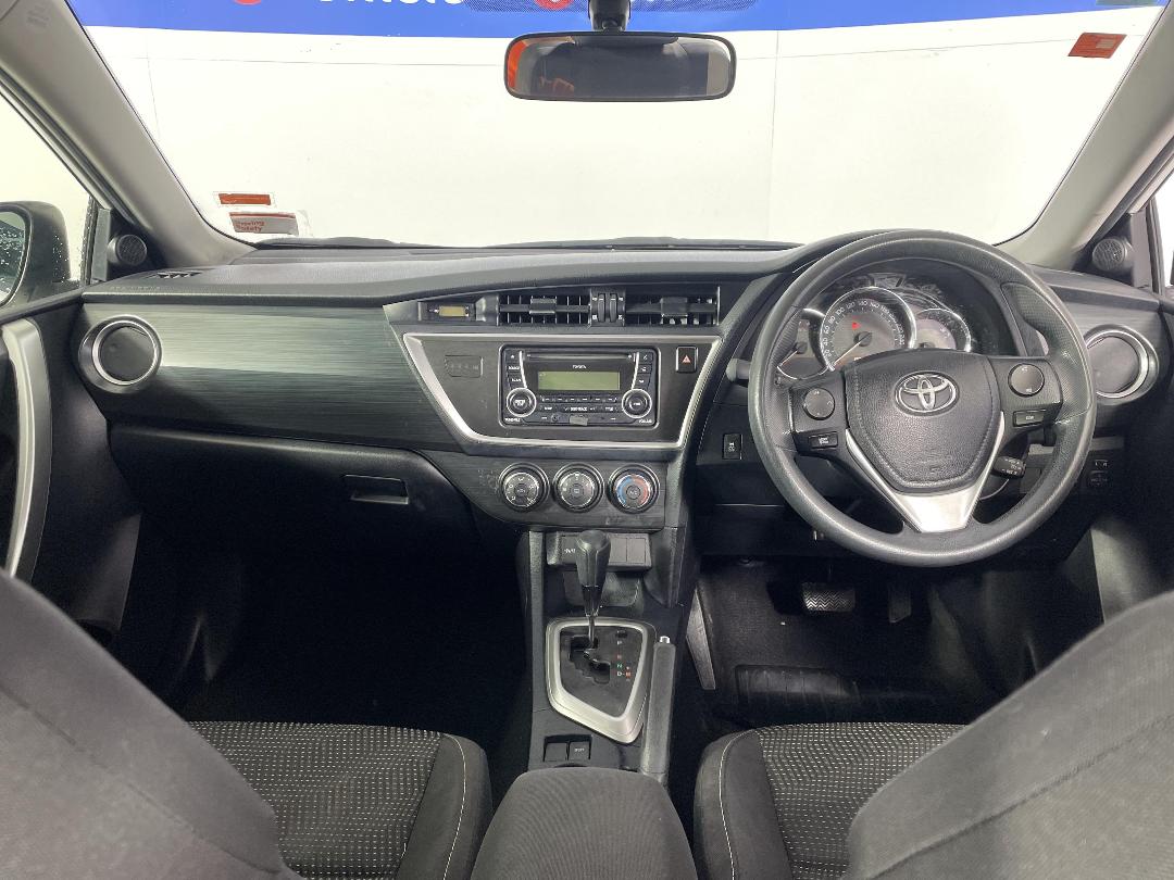 Photo '17' of Toyota Corolla