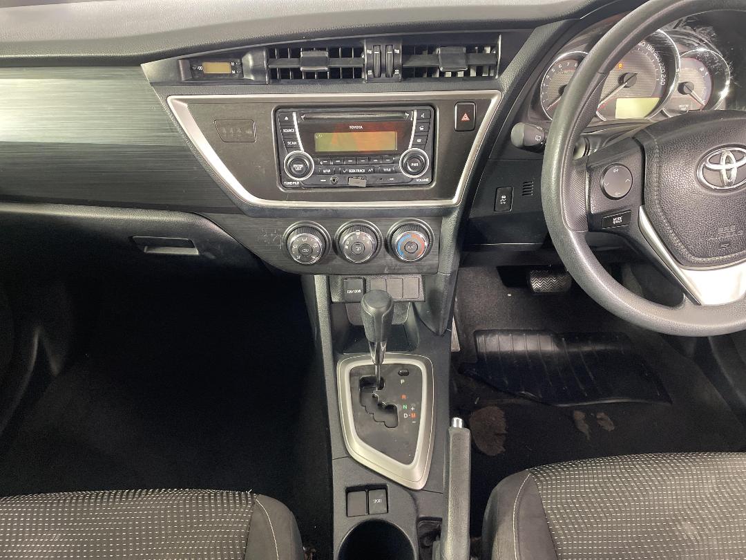 Photo '18' of Toyota Corolla