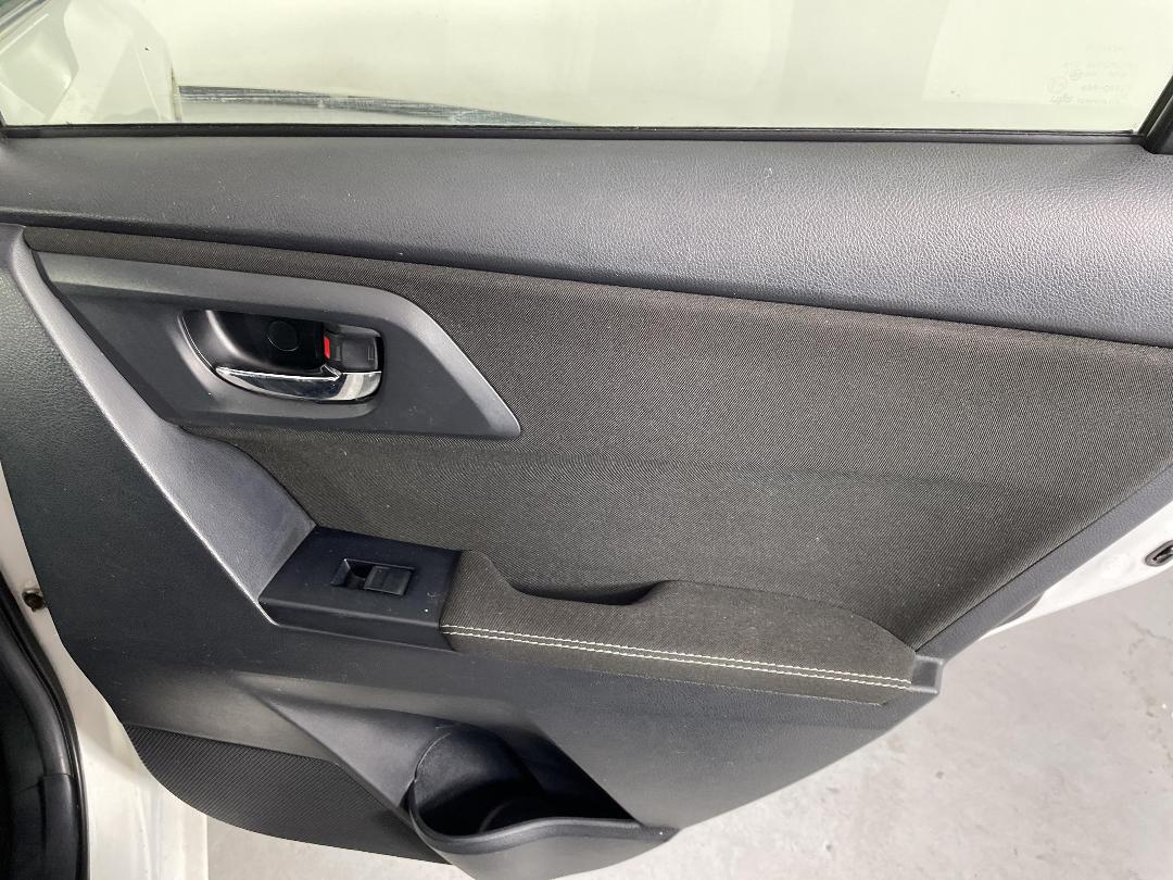 Photo '19' of Toyota Corolla Photo '19' of Toyota Corolla