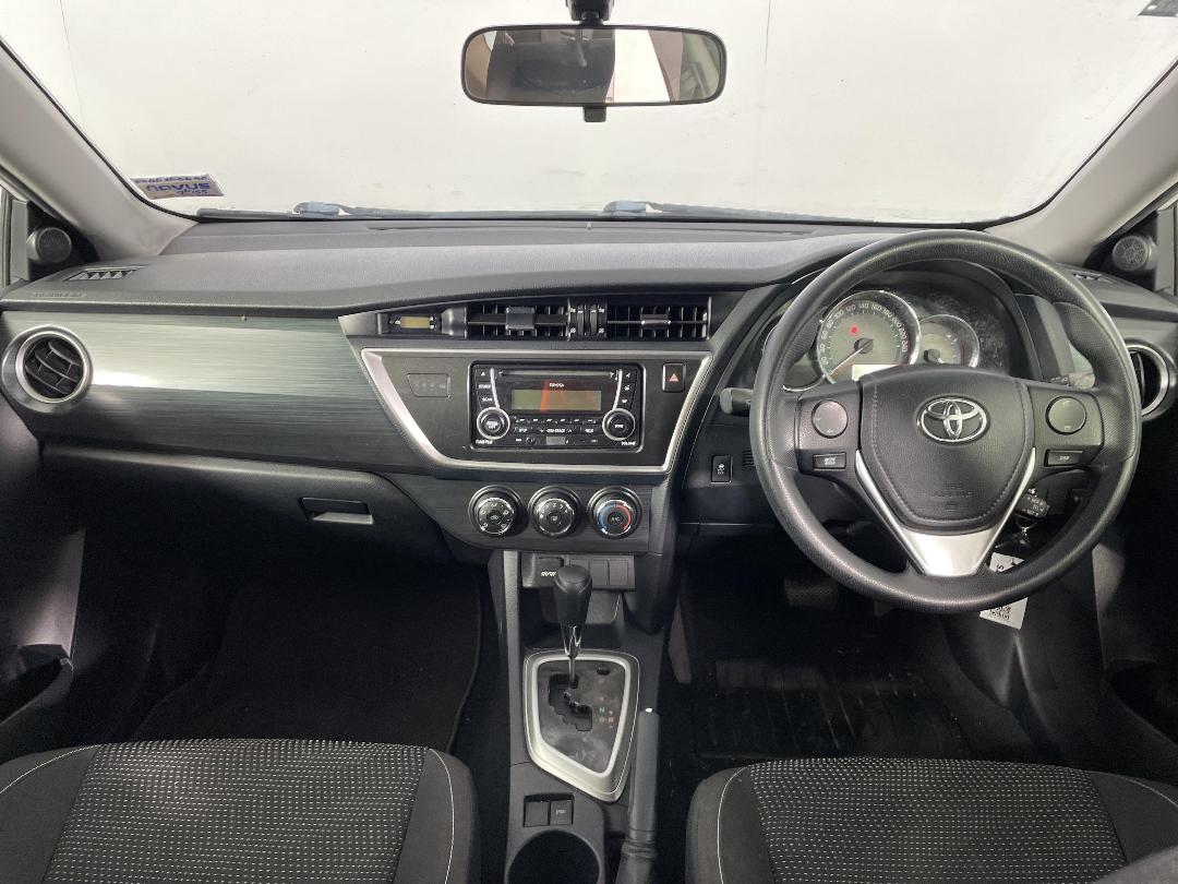 Photo '17' of Toyota Corolla Photo '17' of Toyota Corolla