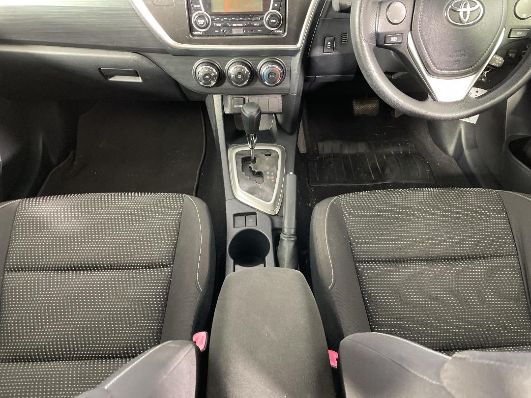 Photo '18' of Toyota Corolla Photo '18' of Toyota Corolla