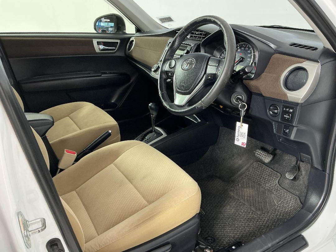 Photo '16' of Toyota Corolla Photo '16' of Toyota Corolla