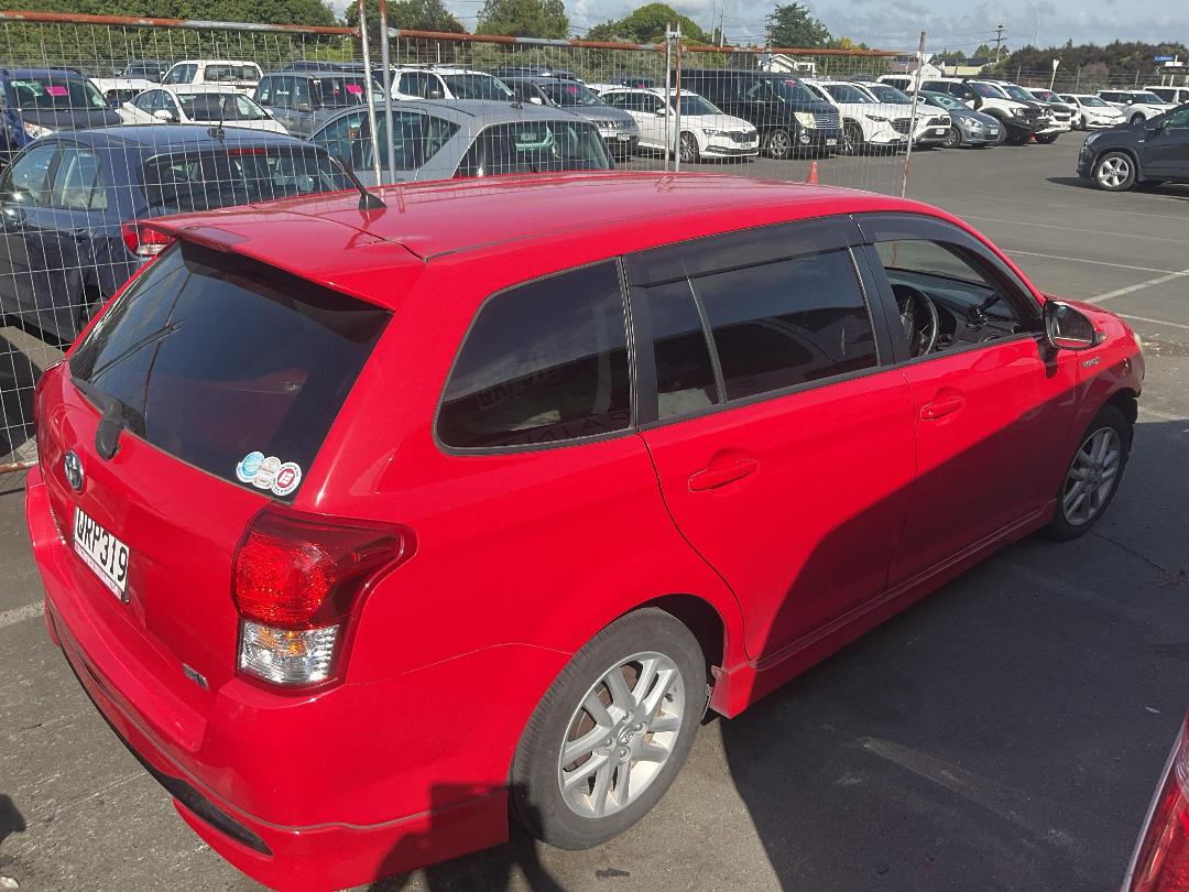 Photo '11' of Toyota Corolla Fielder Hybir