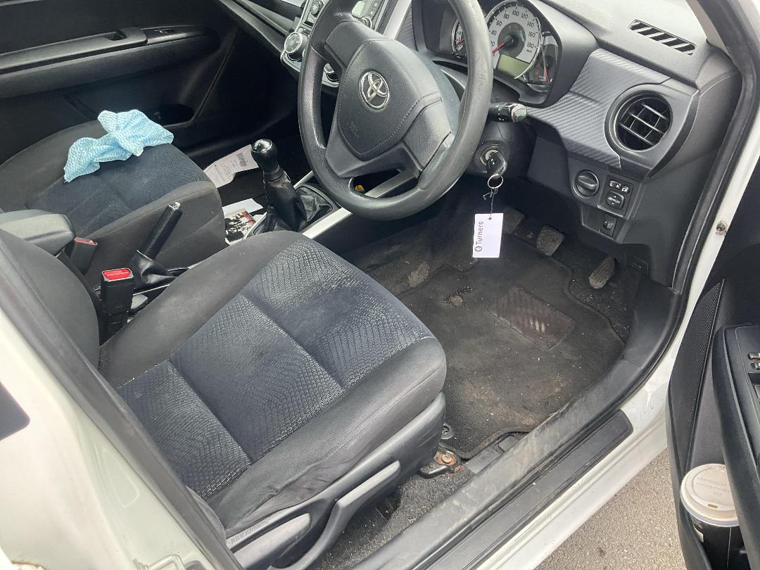 Photo '12' of Toyota Corolla GX Photo '12' of Toyota Corolla GX