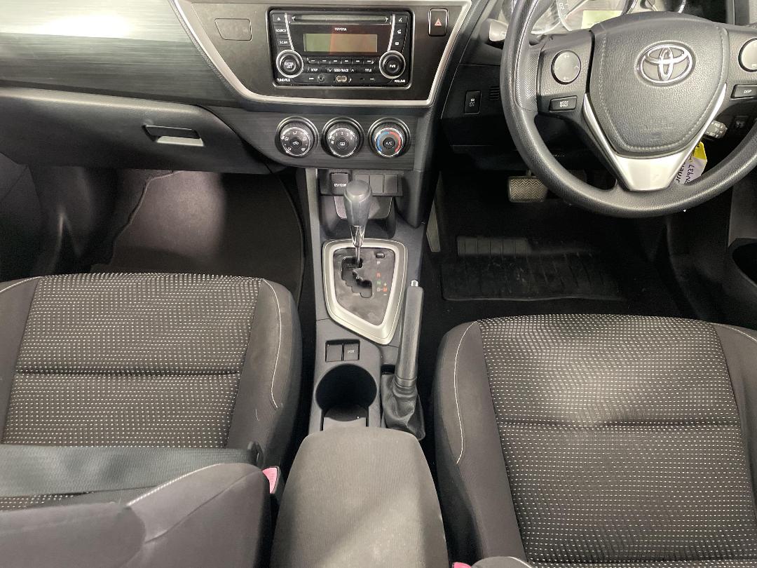 Photo '18' of Toyota Corolla Photo '18' of Toyota Corolla