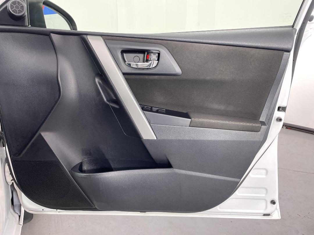 Photo '15' of Toyota Corolla