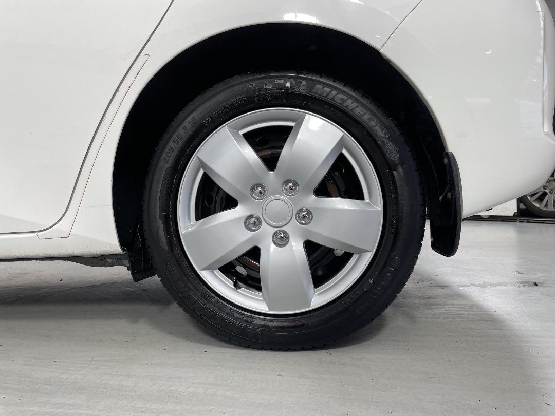 Photo '11' of Toyota Corolla