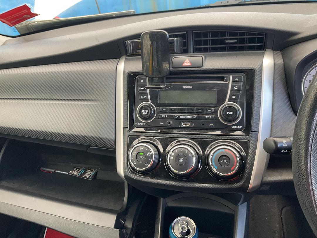 Photo '28' of Toyota Corolla GX