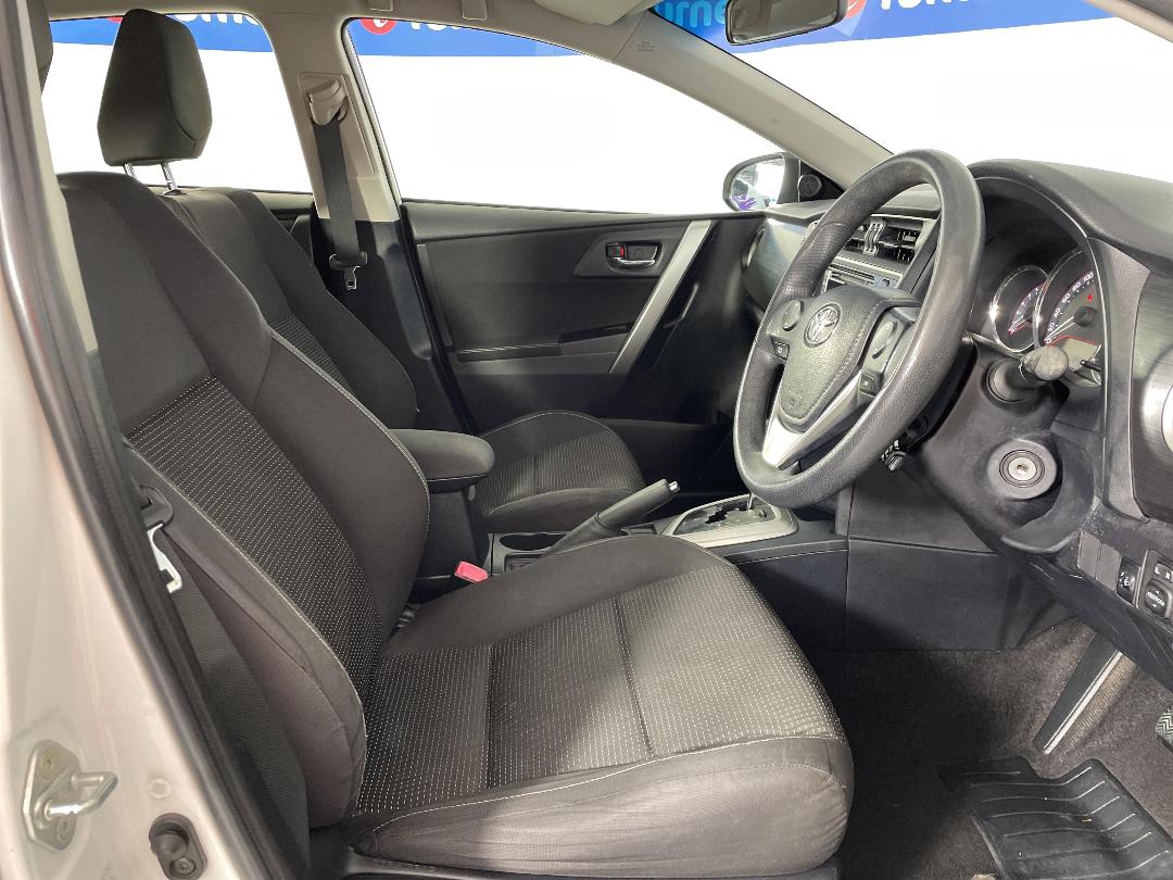 Photo '16' of Toyota Corolla