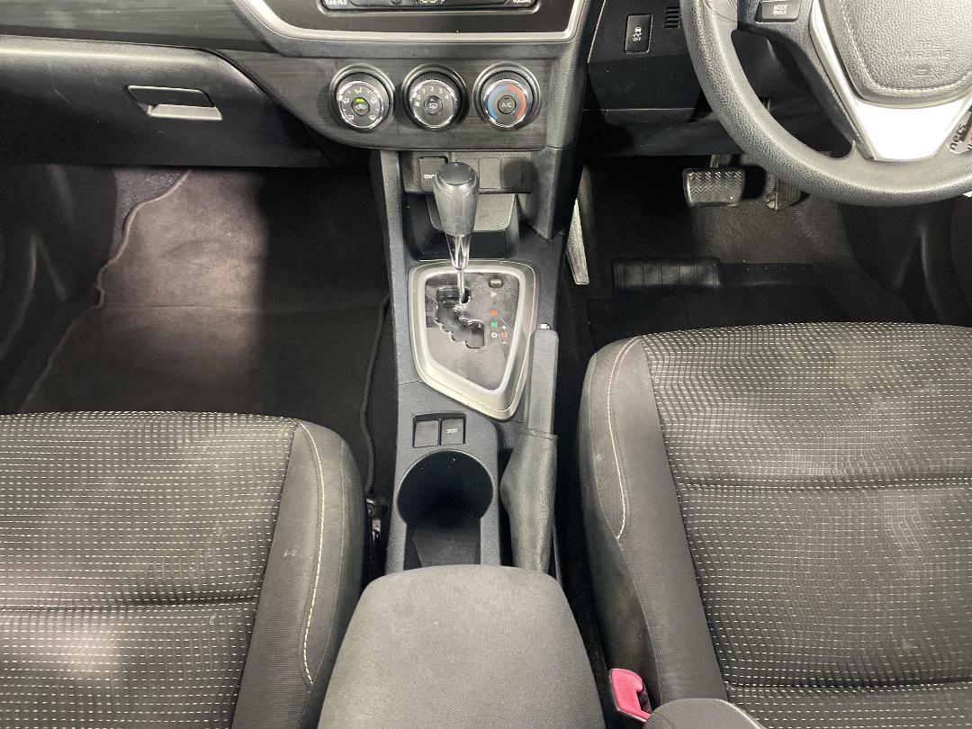 Photo '18' of Toyota Corolla