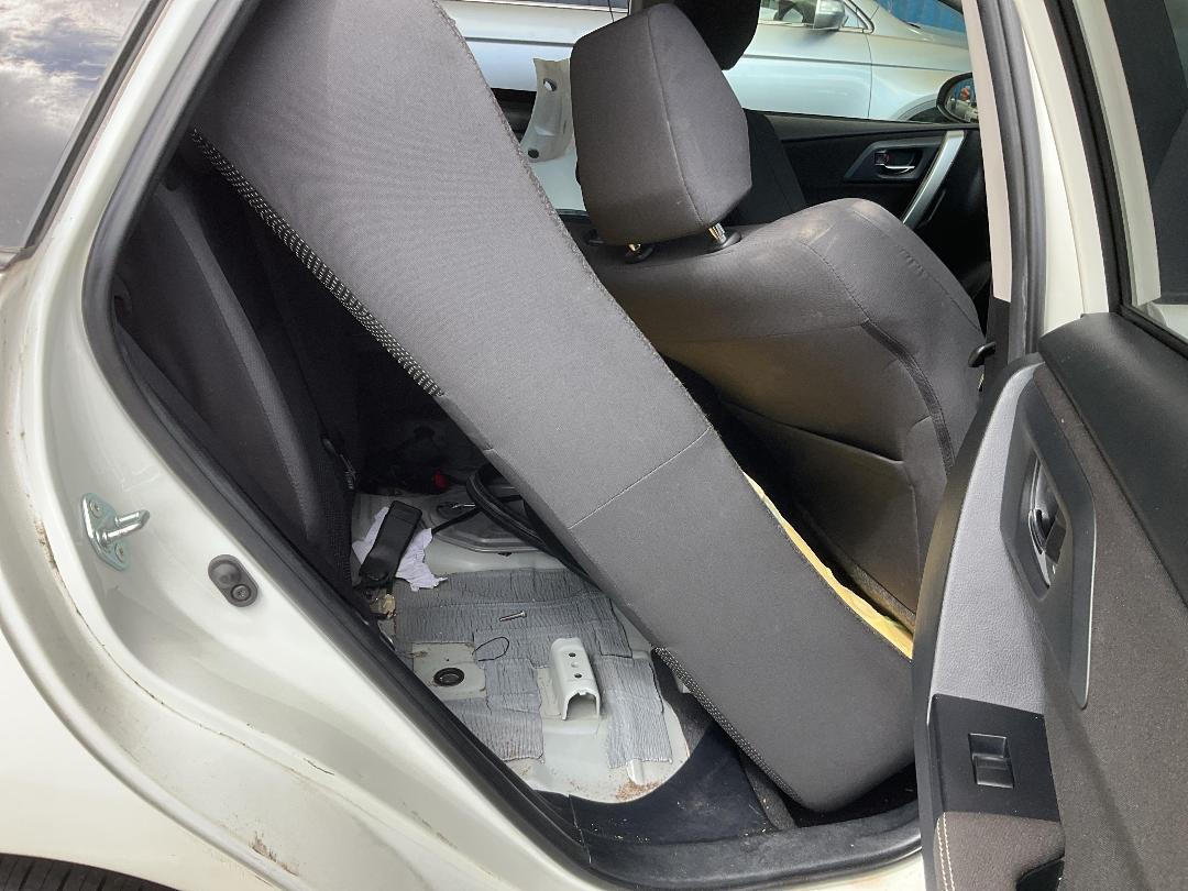 Photo '15' of Toyota Corolla Acsent Sport