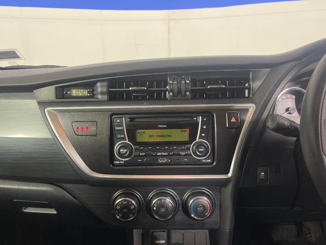 Photo '18' of Toyota Corolla