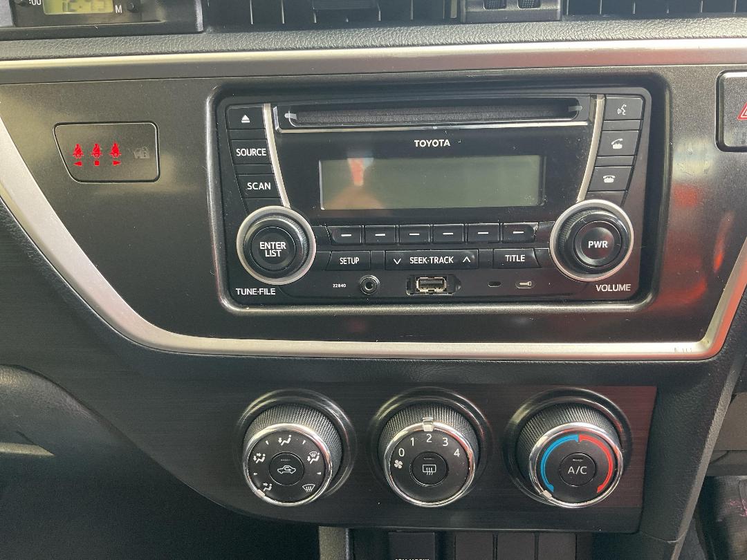 Photo '12' of Toyota Corolla