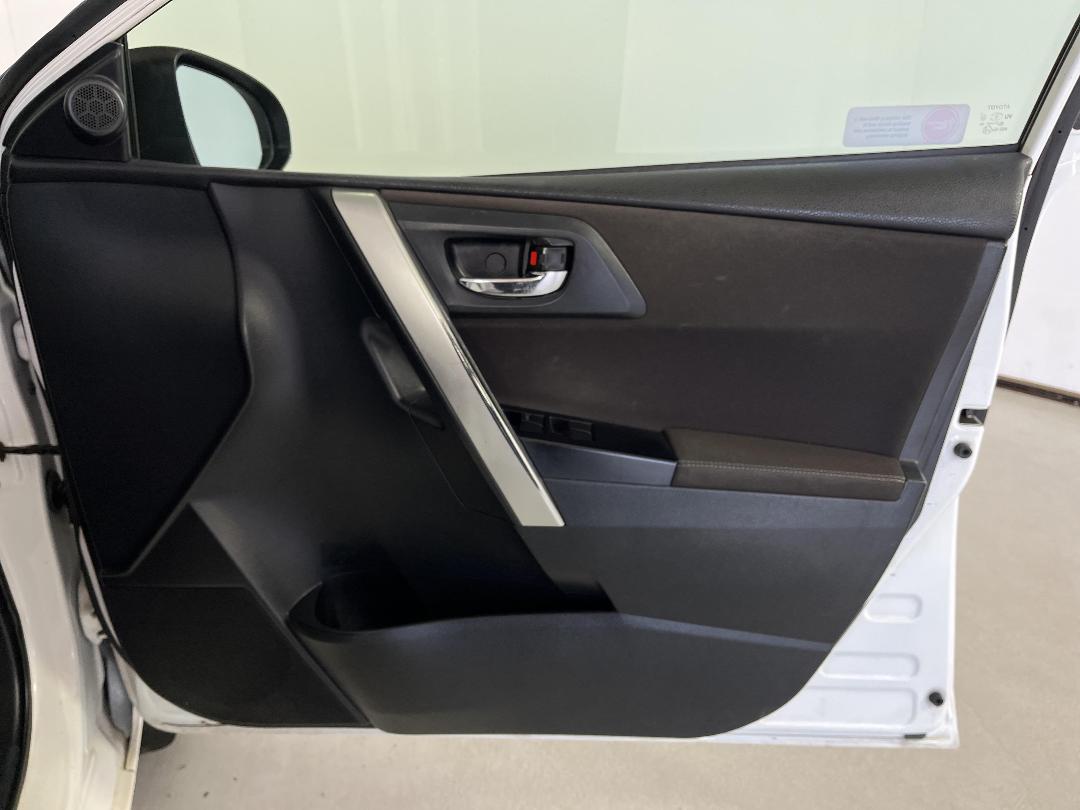 Photo '15' of Toyota Corolla