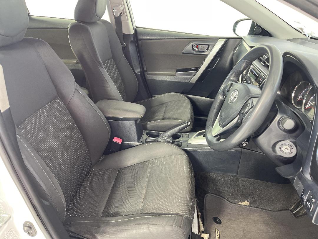 Photo '16' of Toyota Corolla