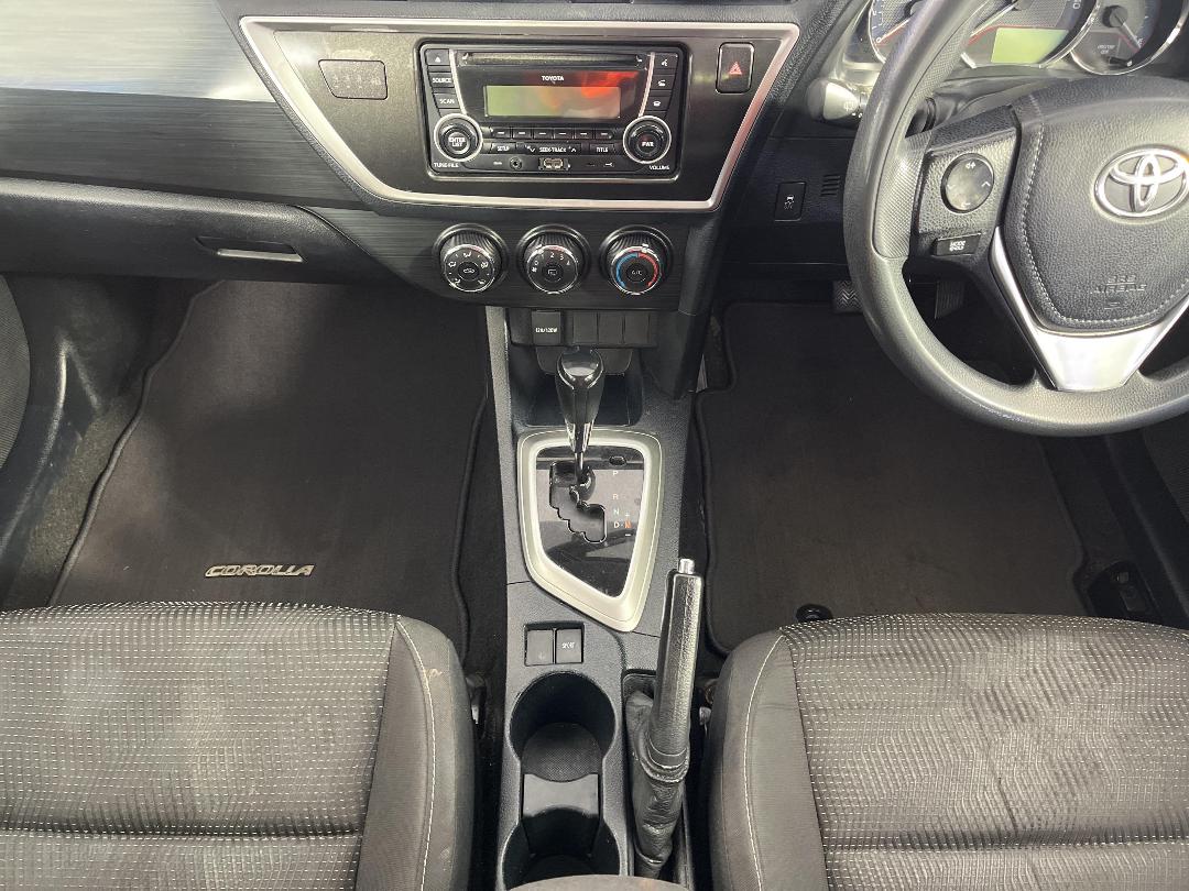 Photo '18' of Toyota Corolla