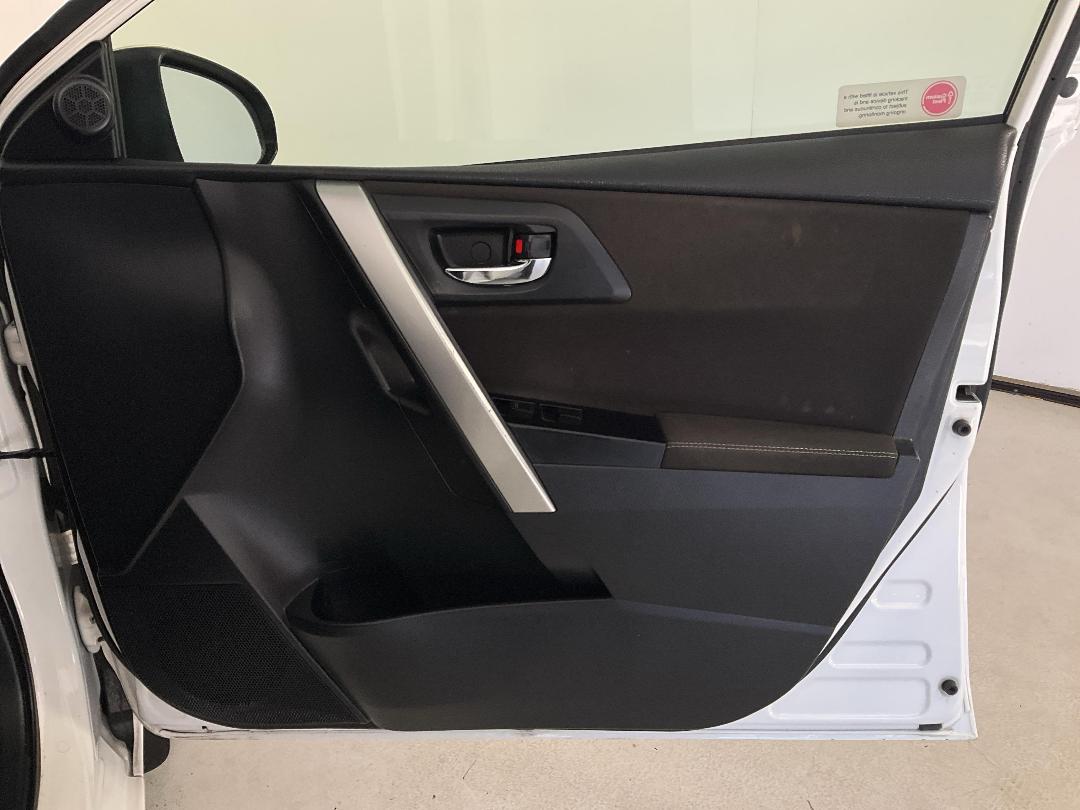 Photo '15' of Toyota Corolla