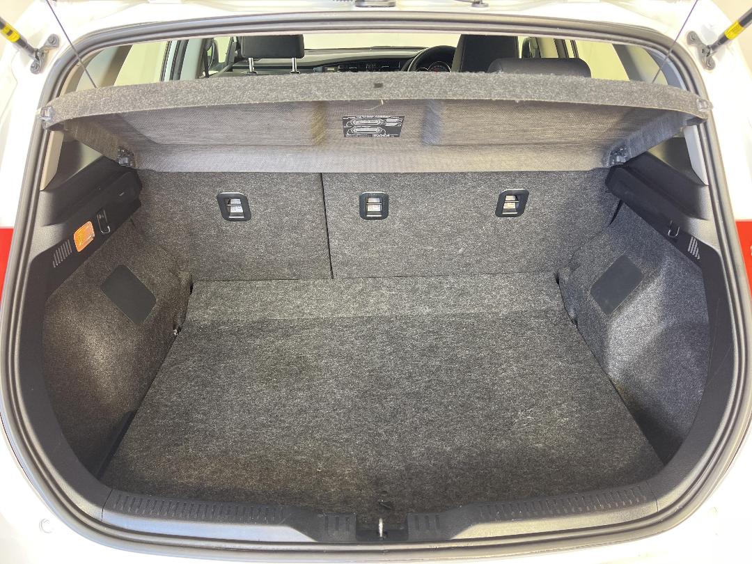 Photo '14' of Toyota Corolla