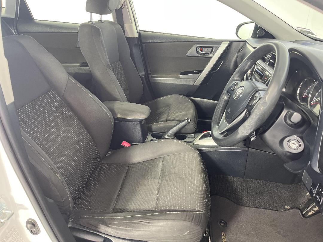 Photo '16' of Toyota Corolla