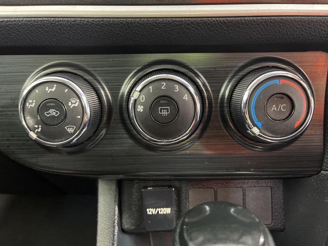 Photo '23' of Toyota Corolla