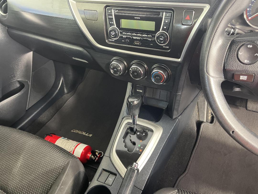 Photo '18' of Toyota Corolla