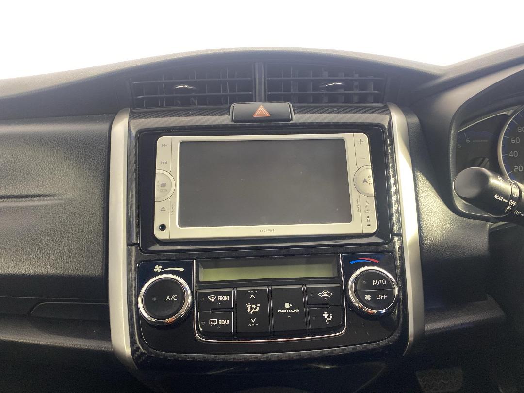 Photo '18' of Toyota Corolla