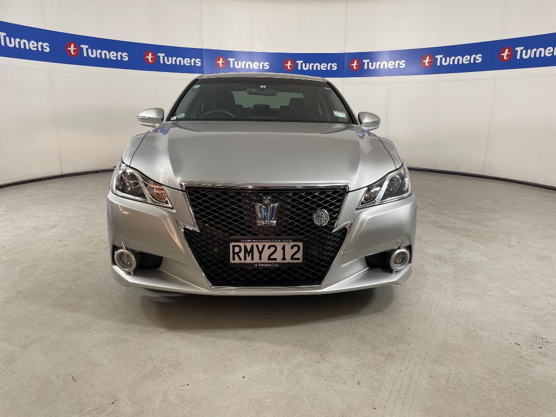 Photo '2' of Toyota Crown Photo '2' of Toyota Crown