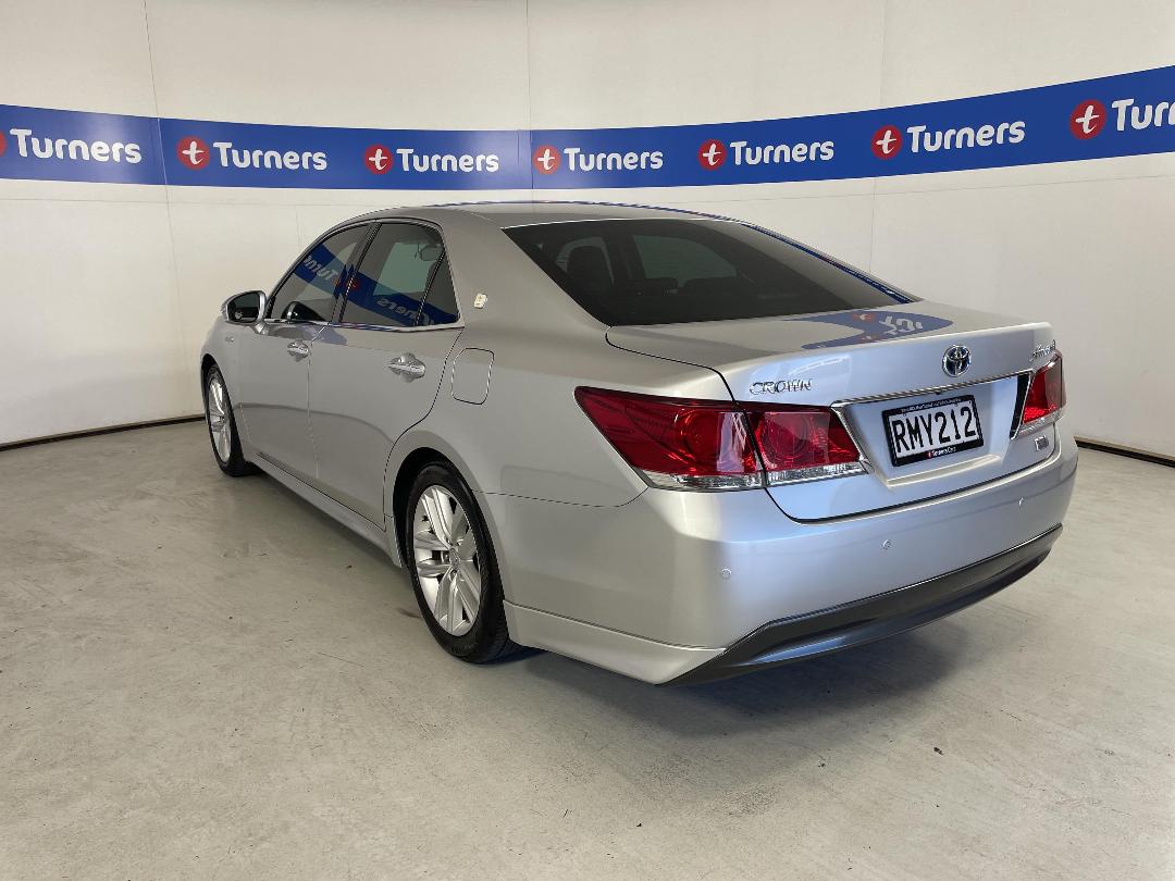 Photo '5' of Toyota Crown Photo '5' of Toyota Crown