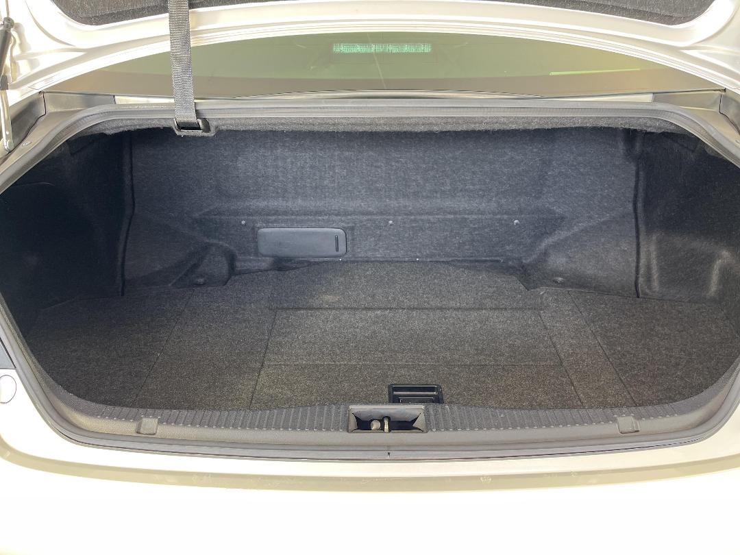 Photo '14' of Toyota Crown