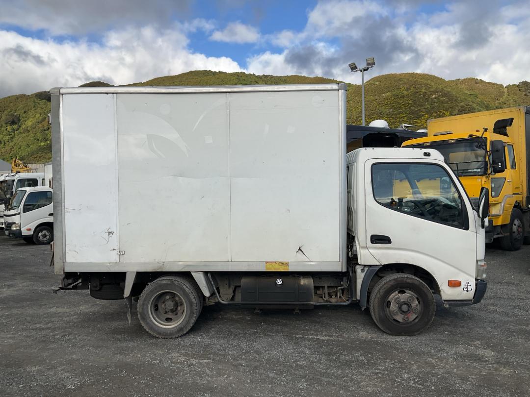 Photo '3' of Toyota Dyna Box Body