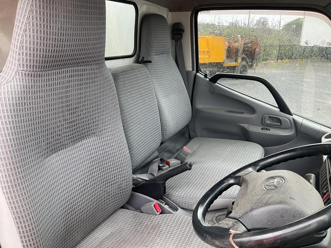 Photo '11' of Toyota Dyna BOX BODY Box Body