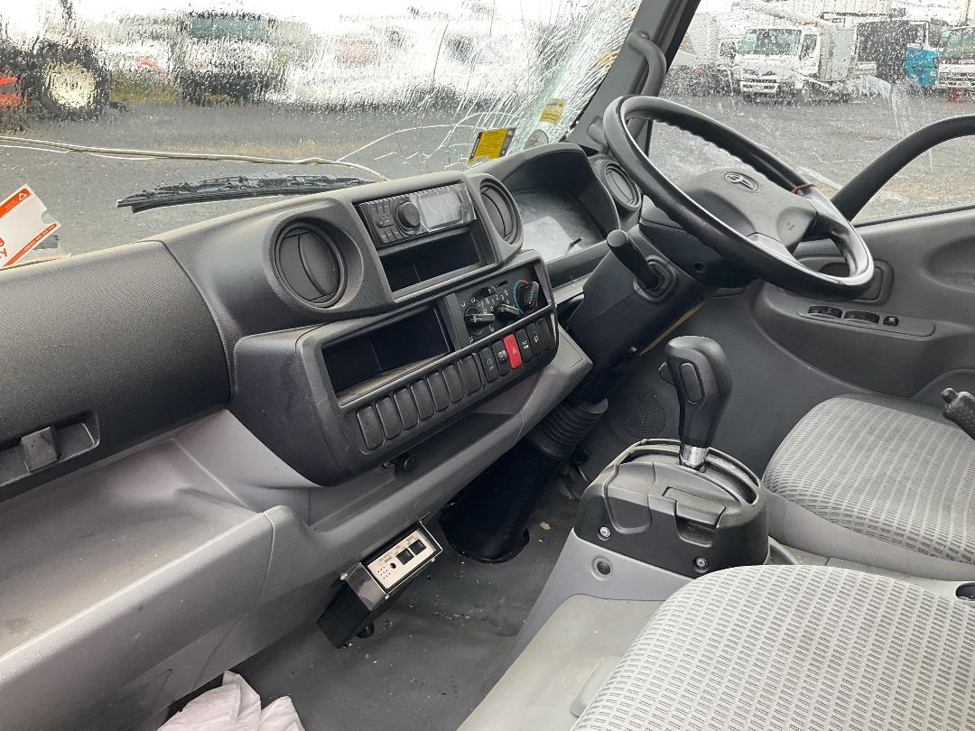 Photo '15' of Toyota Dyna BOX BODY Box Body