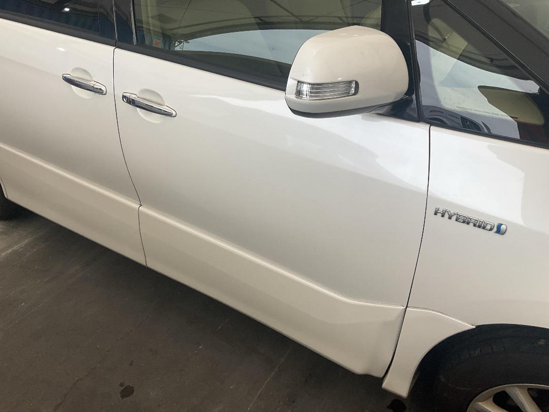 Photo '3' of Toyota Estima Hybrid