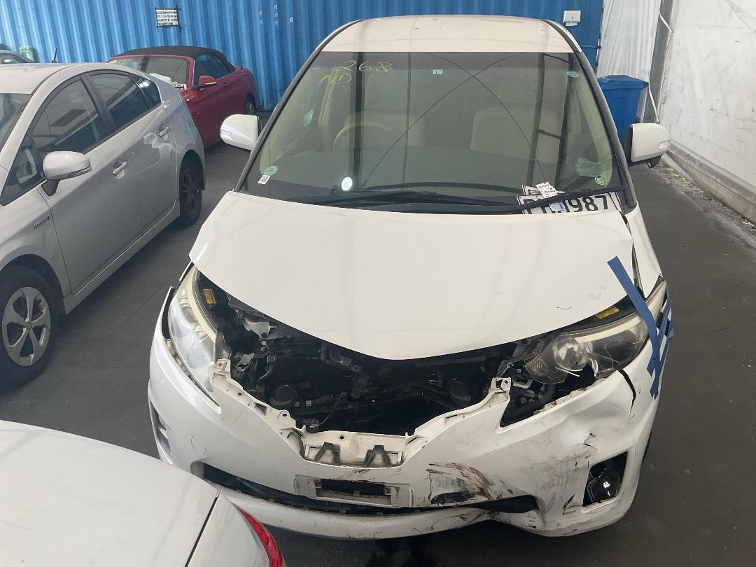 Photo '5' of Toyota Estima Hybrid