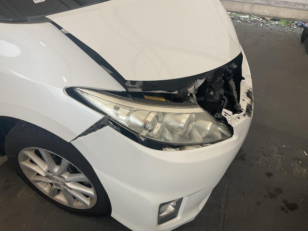 Photo '4' of Toyota Estima Hybrid