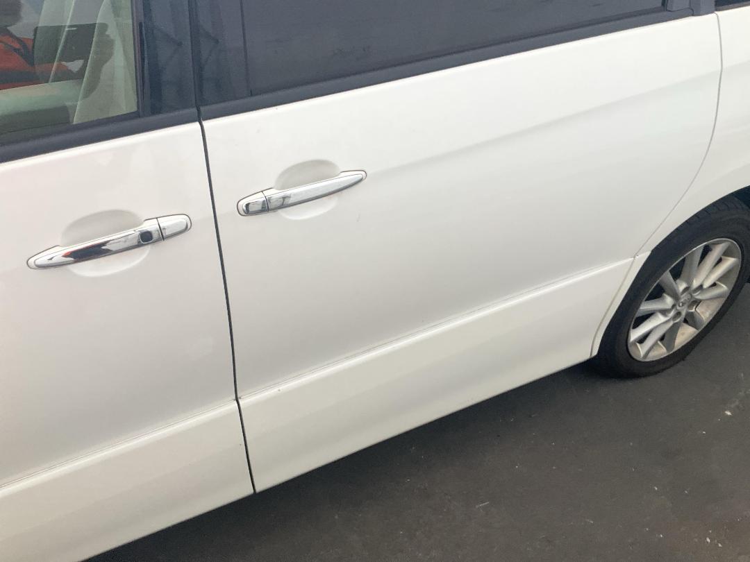 Photo '8' of Toyota Estima Hybrid