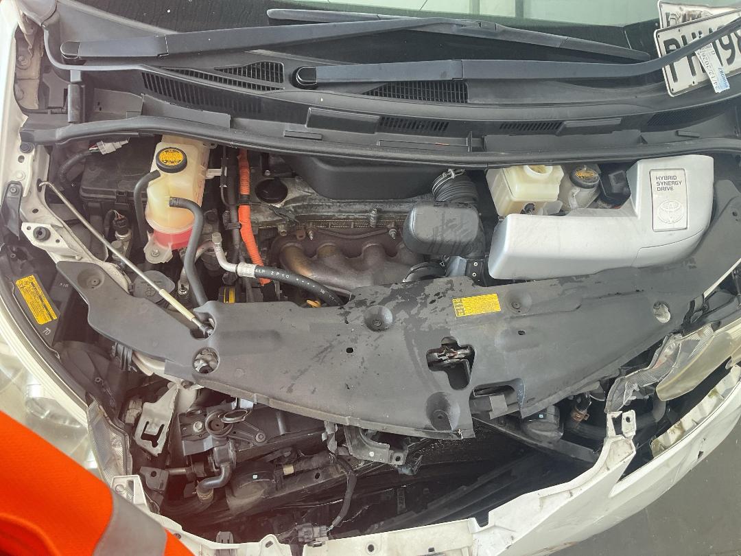 Photo '15' of Toyota Estima Hybrid