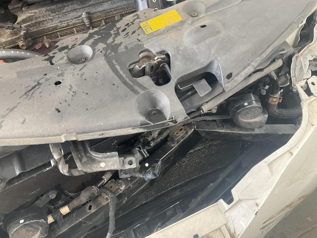 Photo '16' of Toyota Estima Hybrid