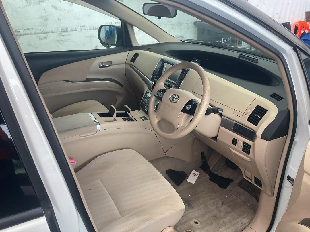 Photo '20' of Toyota Estima Hybrid