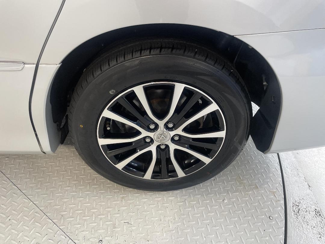 Photo '11' of Toyota Estima